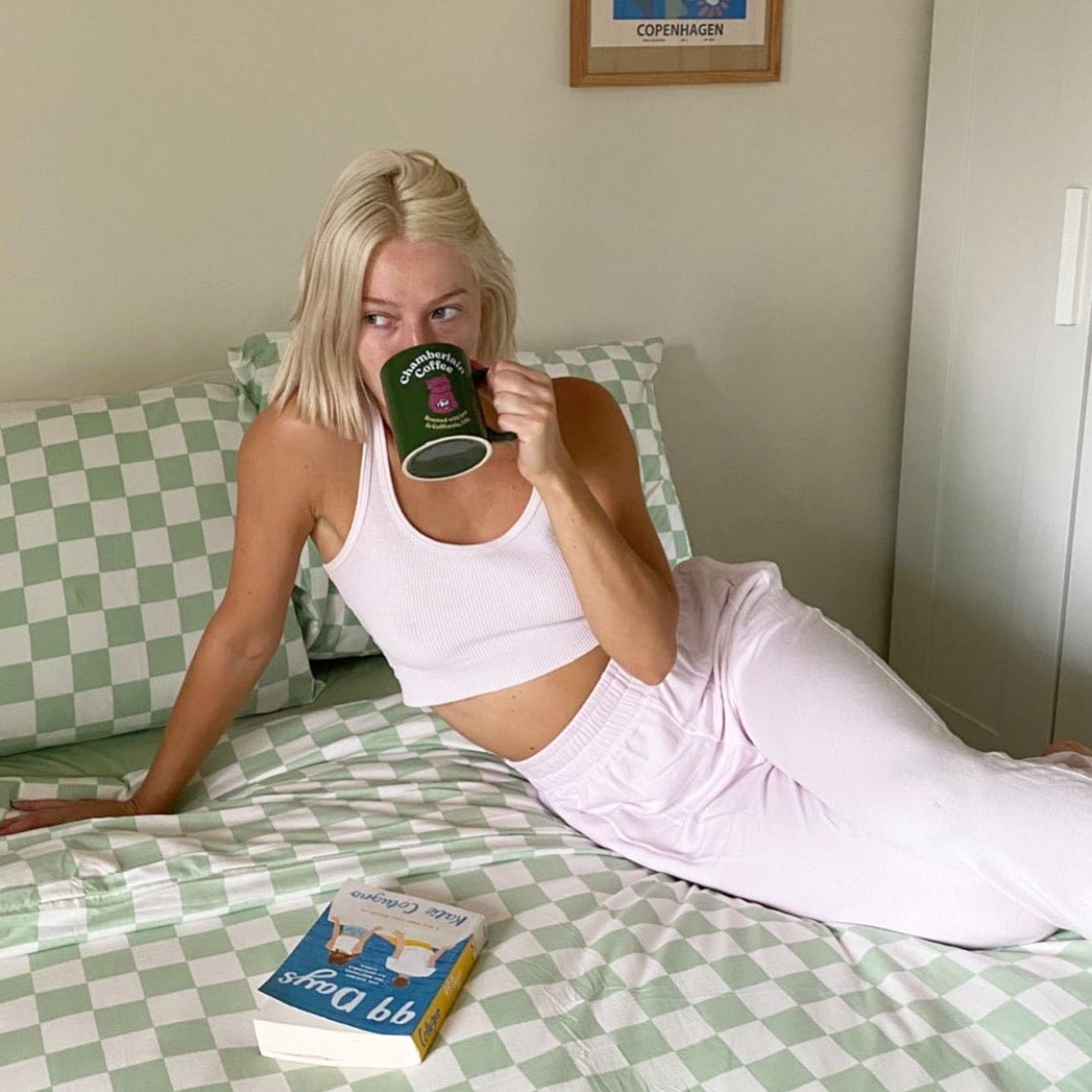 5 "It Girl" Aesthetic Dorm Decor Ideas - Ever Lasting