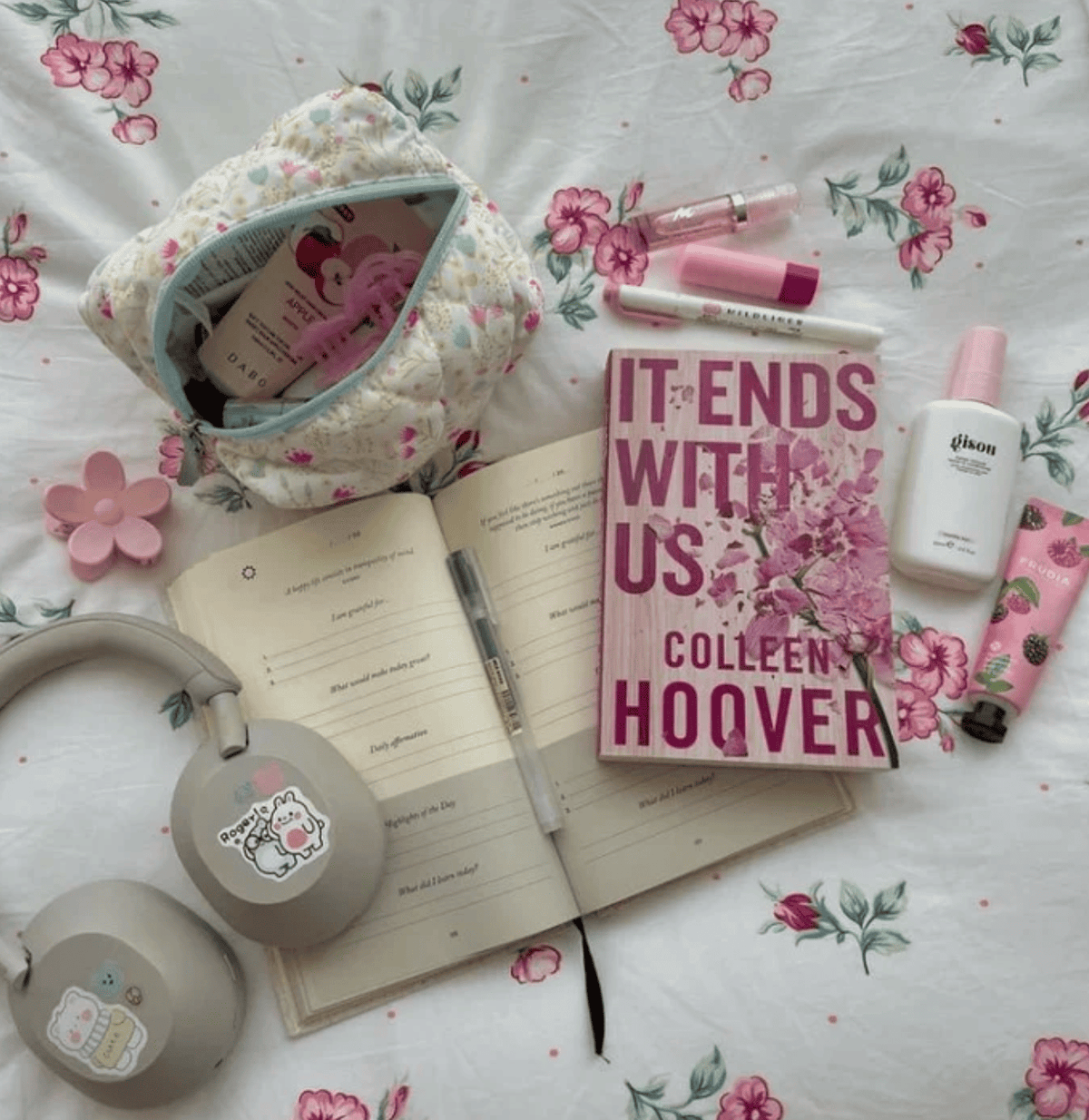 5 Small Add-Ons to Create a Cozy Autumn Reading Nook - Ever Lasting