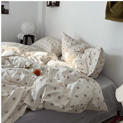 5 Ways to Style Your Bedroom Like a Rustic Summer Cottage (Straight from Pinterest) - Ever Lasting