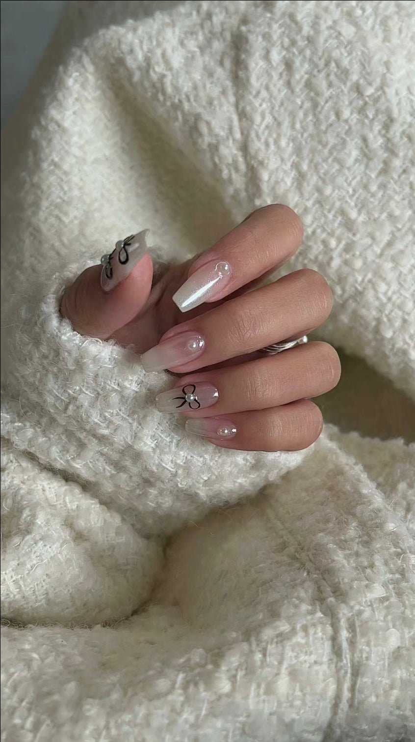 Cozy Creations: Matching Your Mani to Your Bedding 💅🏼🛏 - Ever Lasting