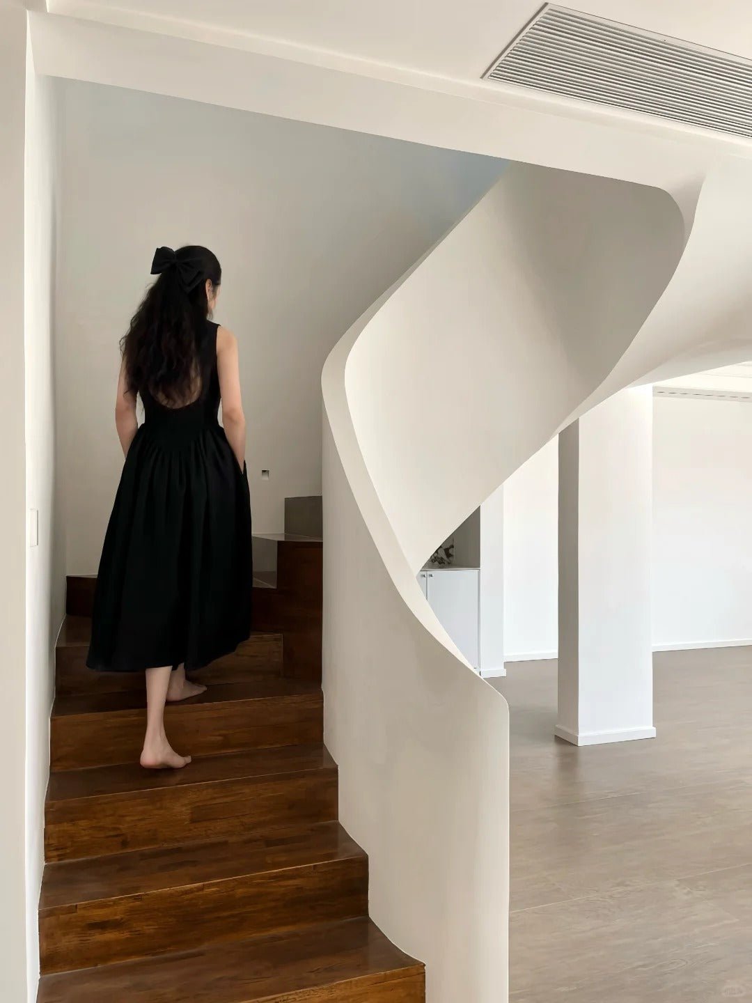 From Runway to Rest: Incorporating Summer Fashion Trends into Your Bedroom Decor 👗 - Ever Lasting