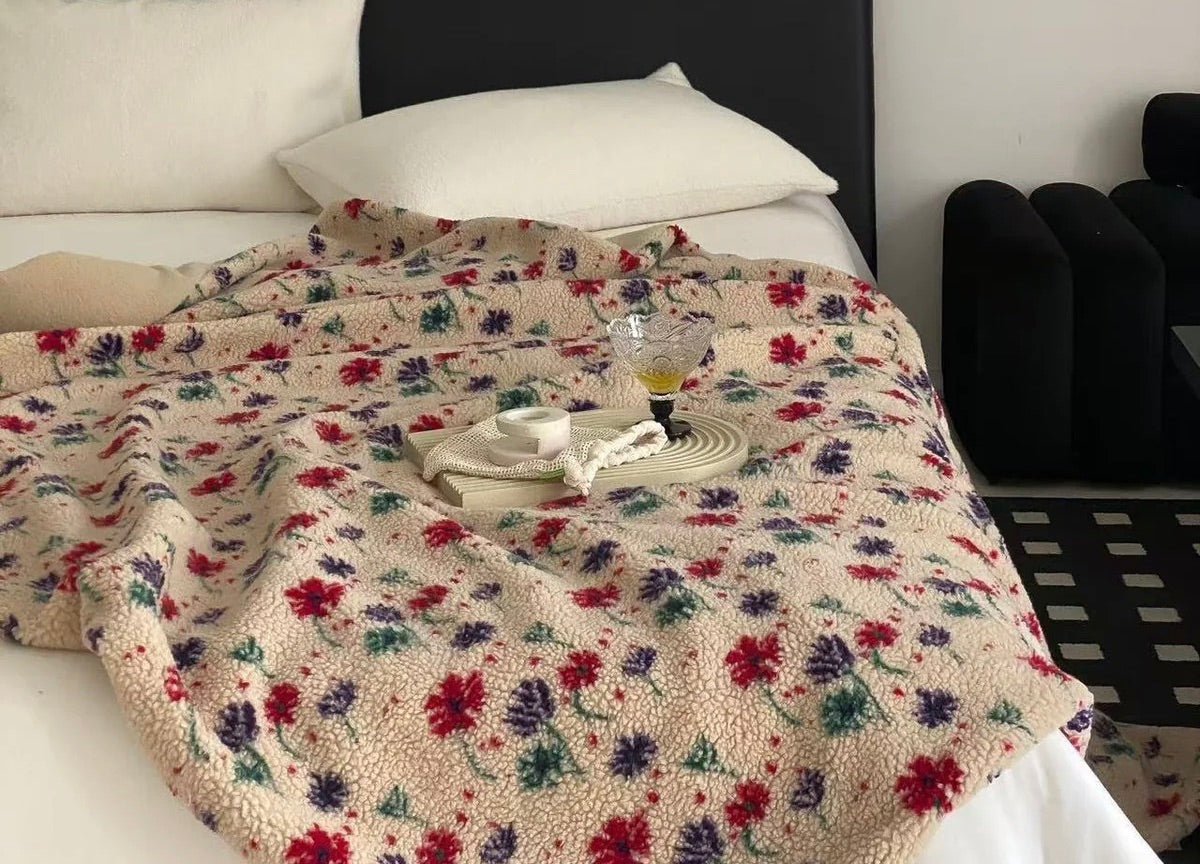 Mindful Living: Incorporating Journaling, Meditation, and Cozy Décor - Ever Lasting