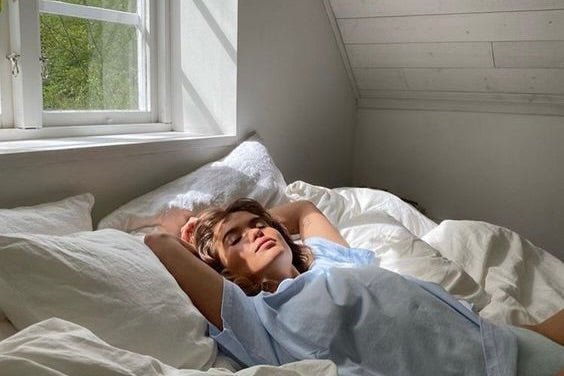 Ready for the Heat: Breathable Fabrics for Warmer Weather - Ever Lasting