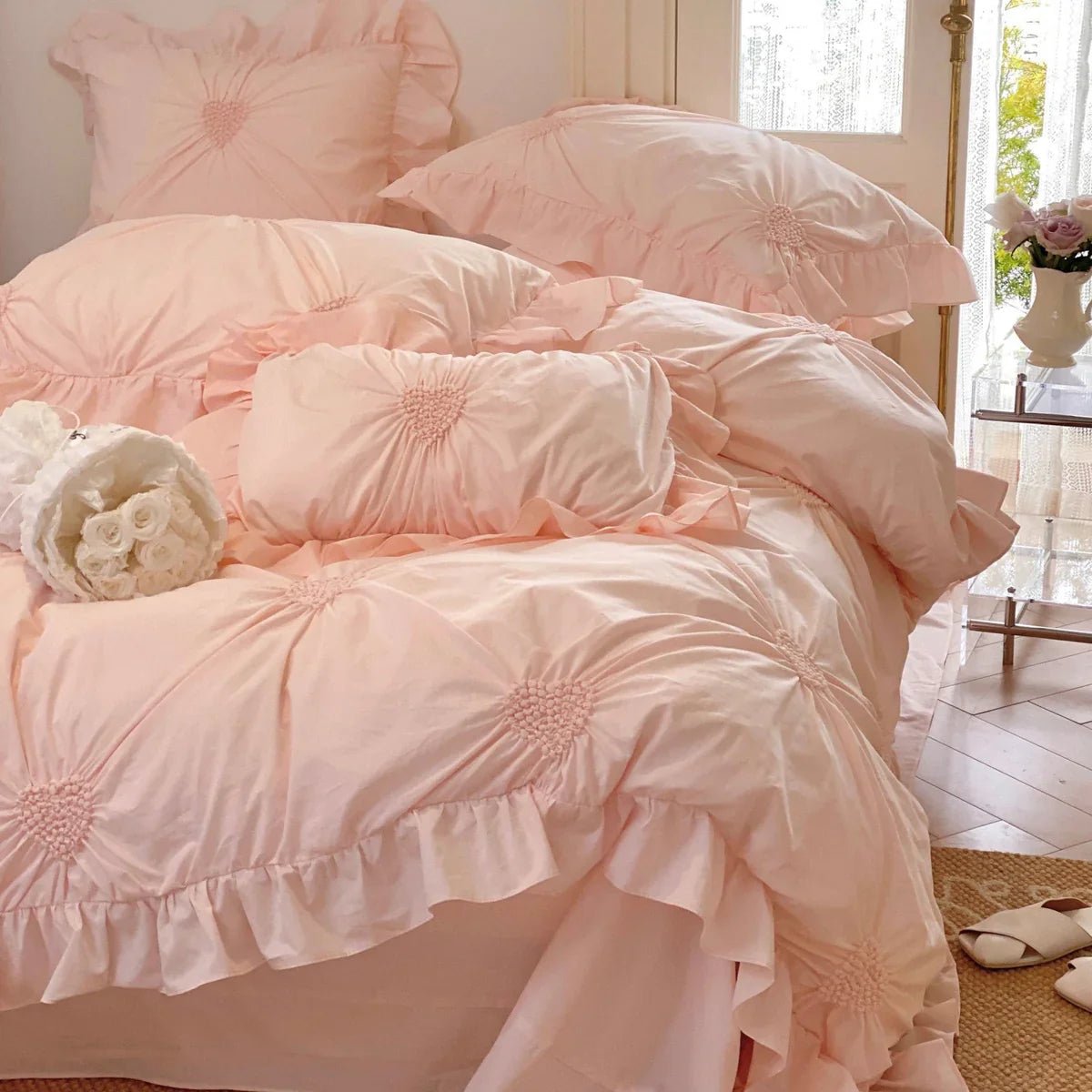 Rom-Com Inspired Bedroom: Dreamy Designs and Romantic Fabrics 💕˖⁺‧₊ - Ever Lasting