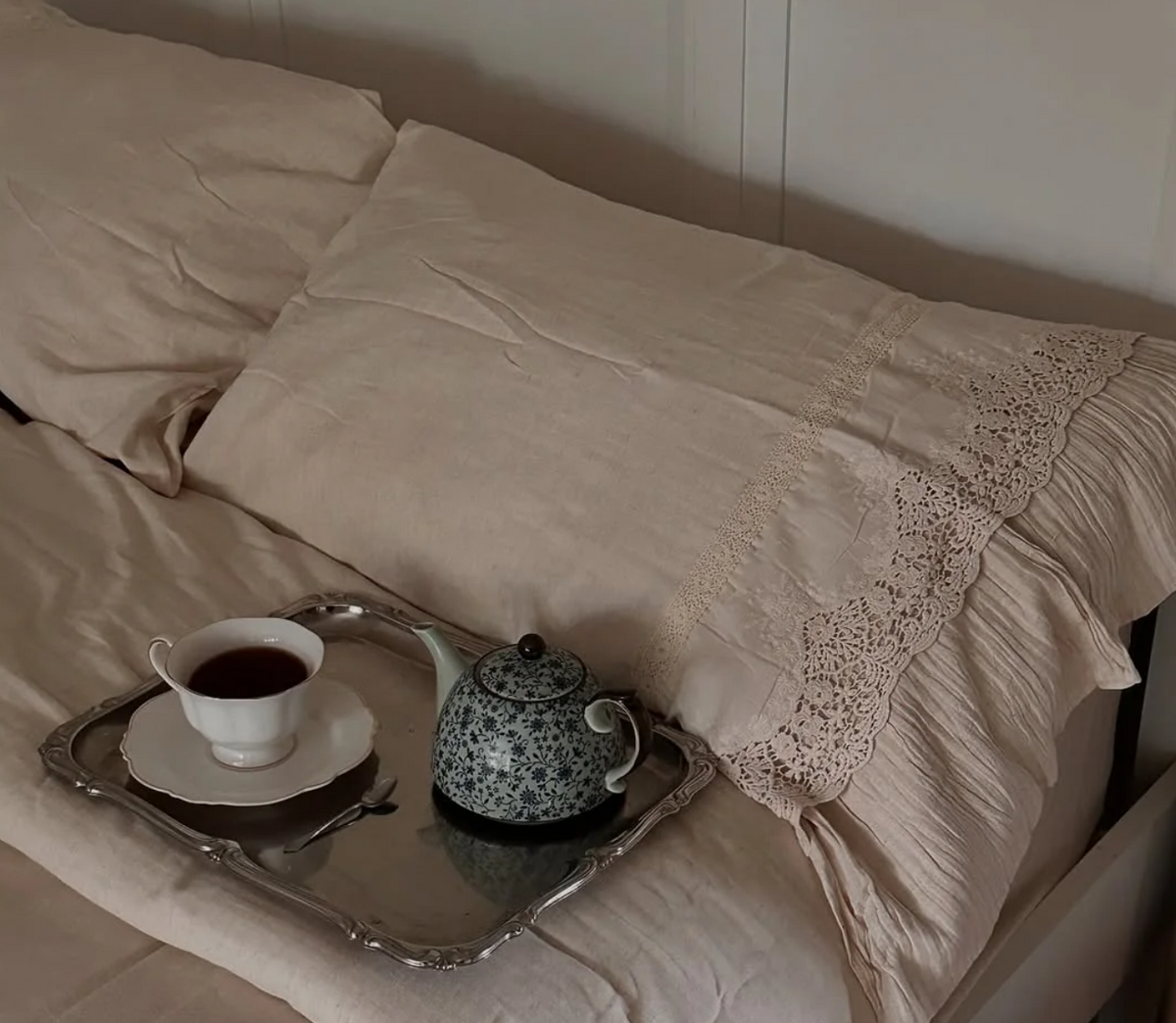 Vintage bedroom inspo