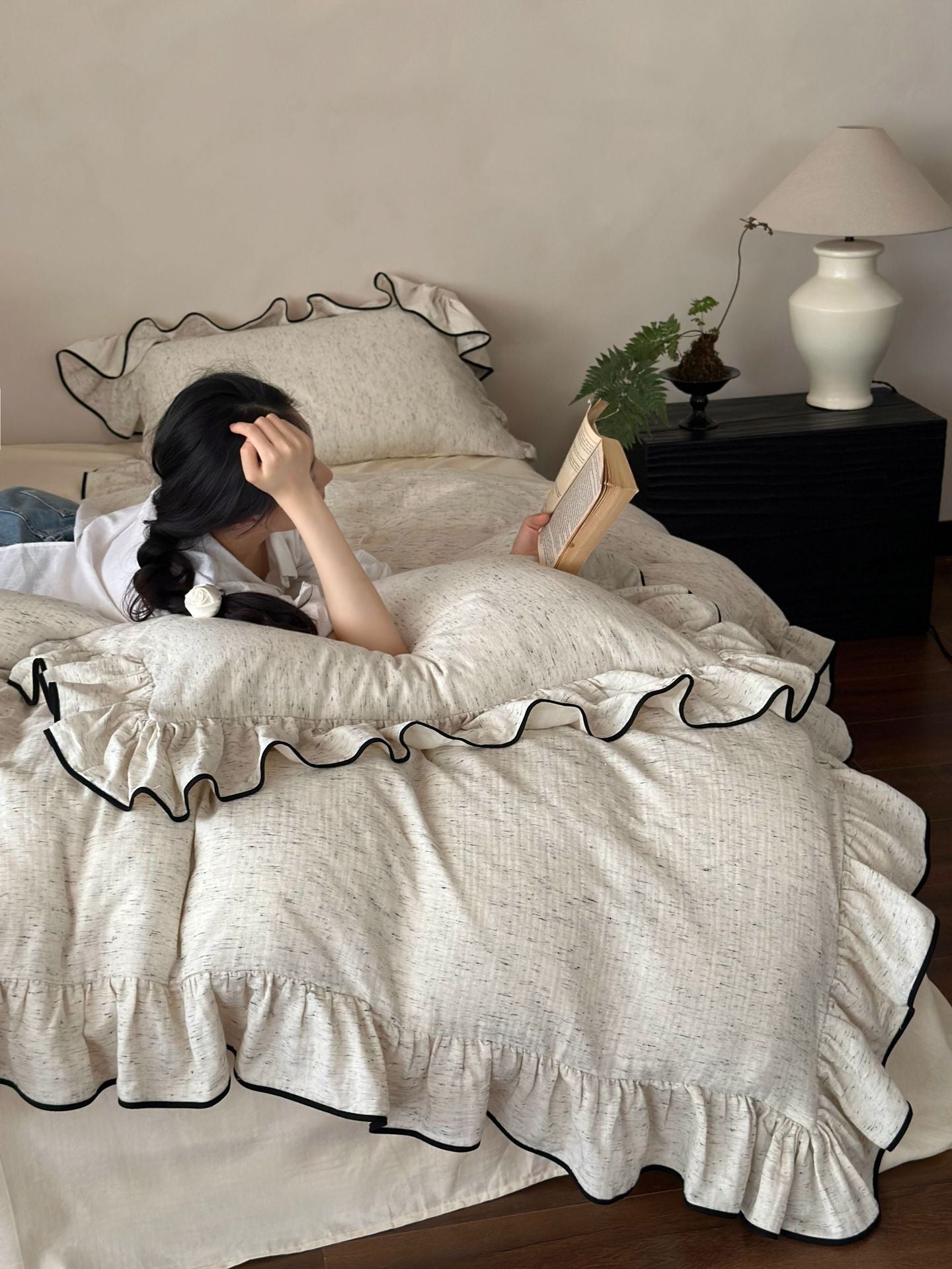 Sleep Better with Ever Lasting: The Best Bedding Colors for Winter 2024 - Ever Lasting