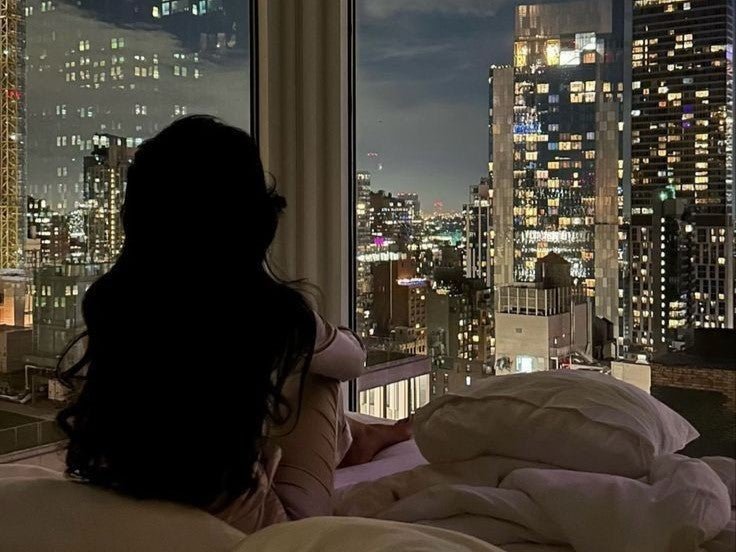 Step into Chic: NYC Girl Bedroom Aesthetic You Can’t Miss ✮⋆˙ - Ever Lasting