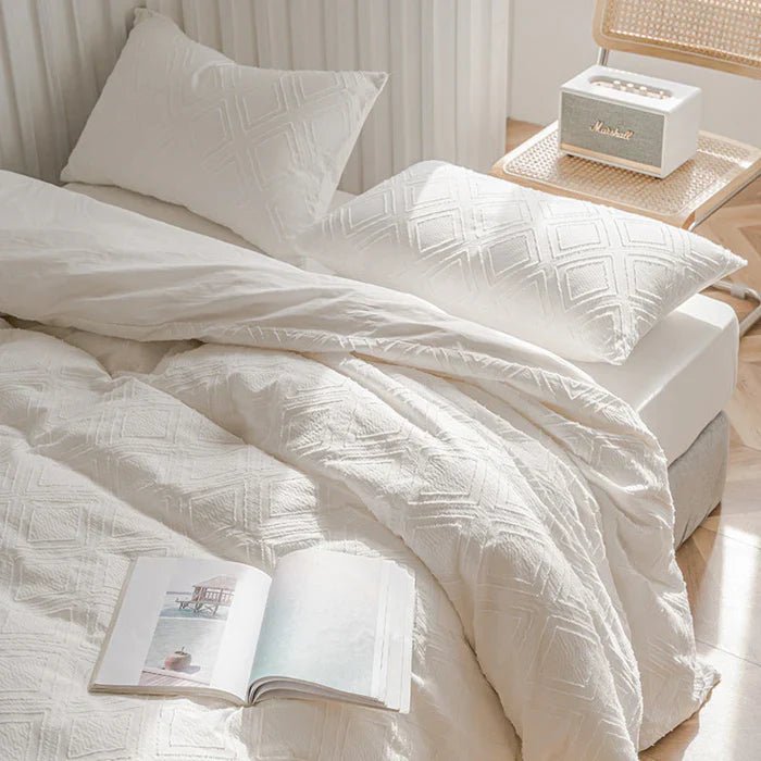 Vanilla Girl Bedroom: Soft Neutrals and Subtle Luxury for a Calm Space - Ever Lasting