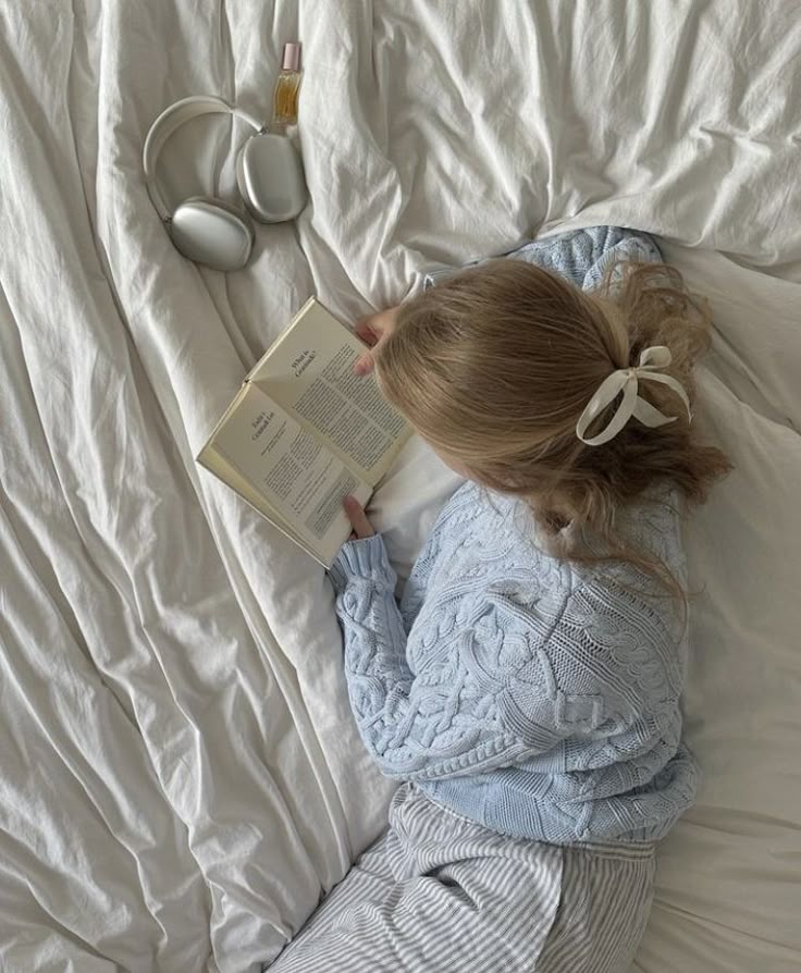 YOUR MID-YEAR BEDROOM RESET: A SOFT GIRL’S AESTHETIC GUIDE - Ever Lasting