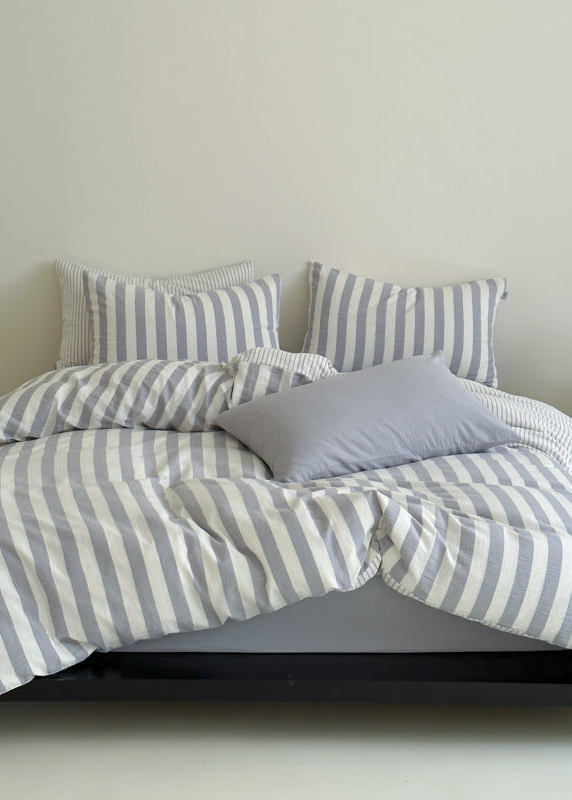 Abigail Striped Bedding Set / Blue
