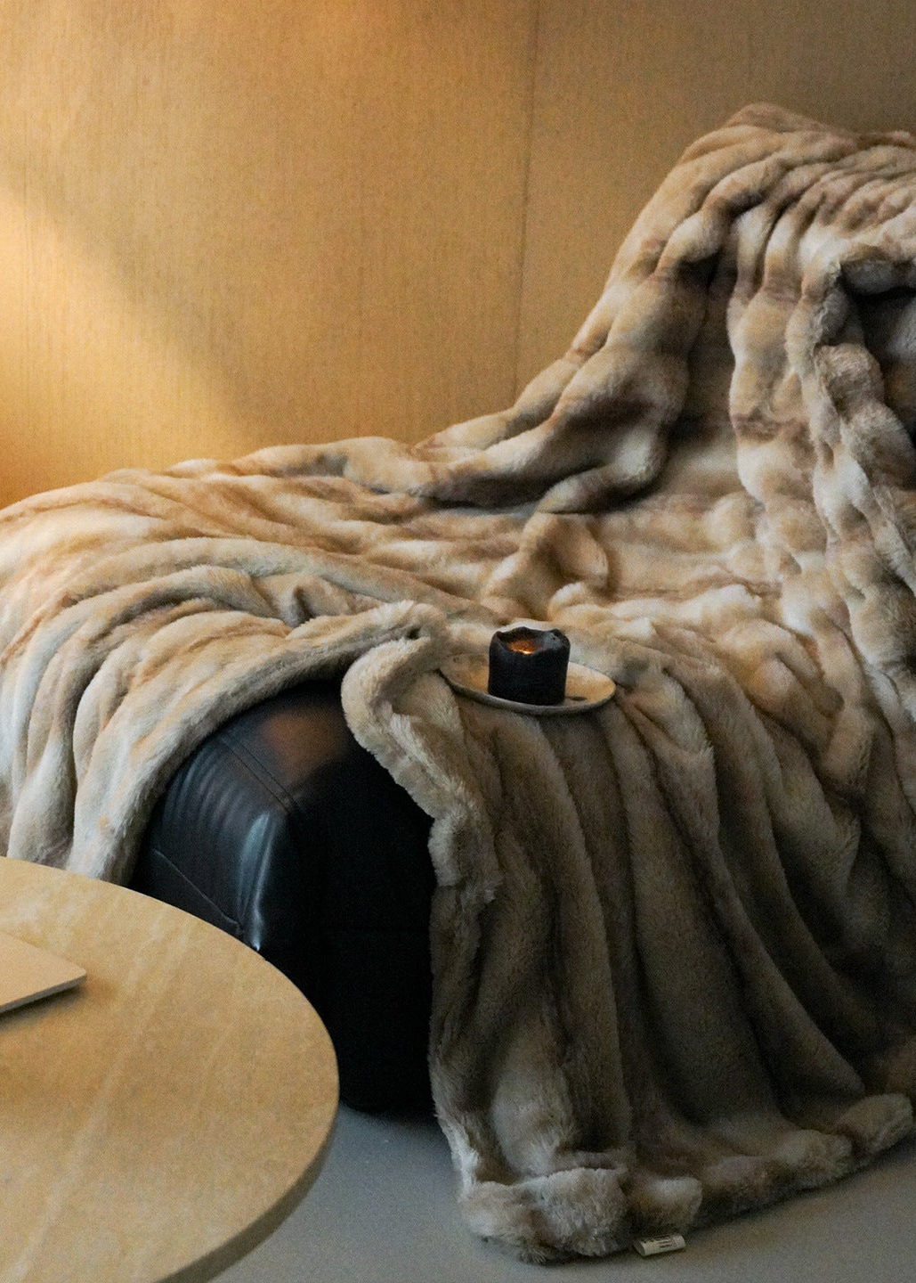 Caleb Fleece Throw Blanket / Khaki