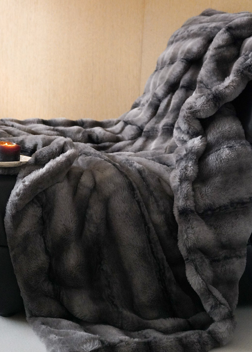 Caleb Fleece Throw Blanket / Gray