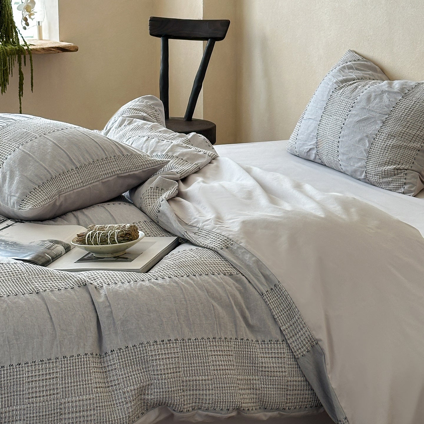 Elianna Striped Pastel Bedding Set / Khaki