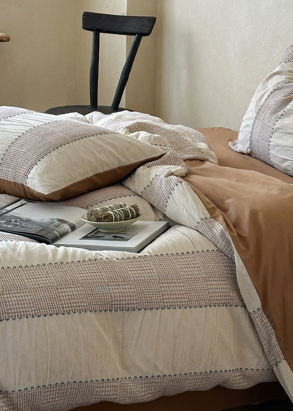 Elianna Striped Pastel Bedding Set / Khaki
