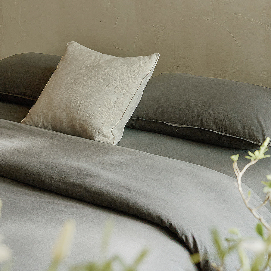 Ethan Minimalist Bedding Set / Gray