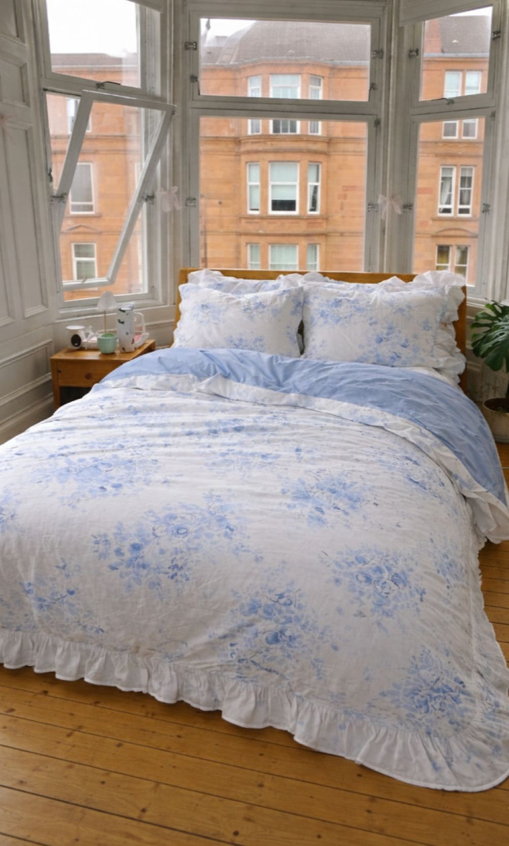 French Ruffle Floral Small Room Bedding Set / Blue