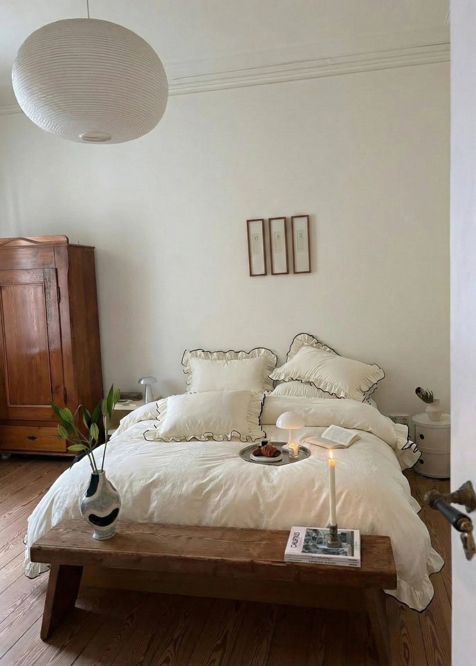 Silky Ruffle Small Room Bedding Set / Ivory White