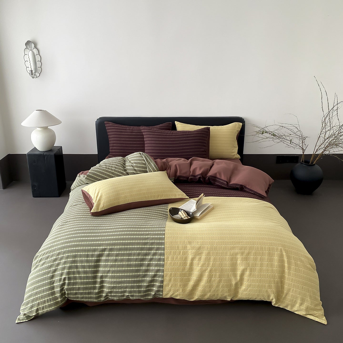 Kaia Jacquard Bedding Set / Yellow + Brown