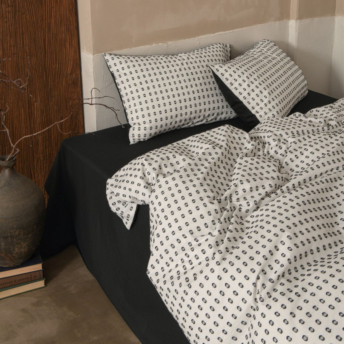 Kiera Polka Dot Bedding Set / Black + White