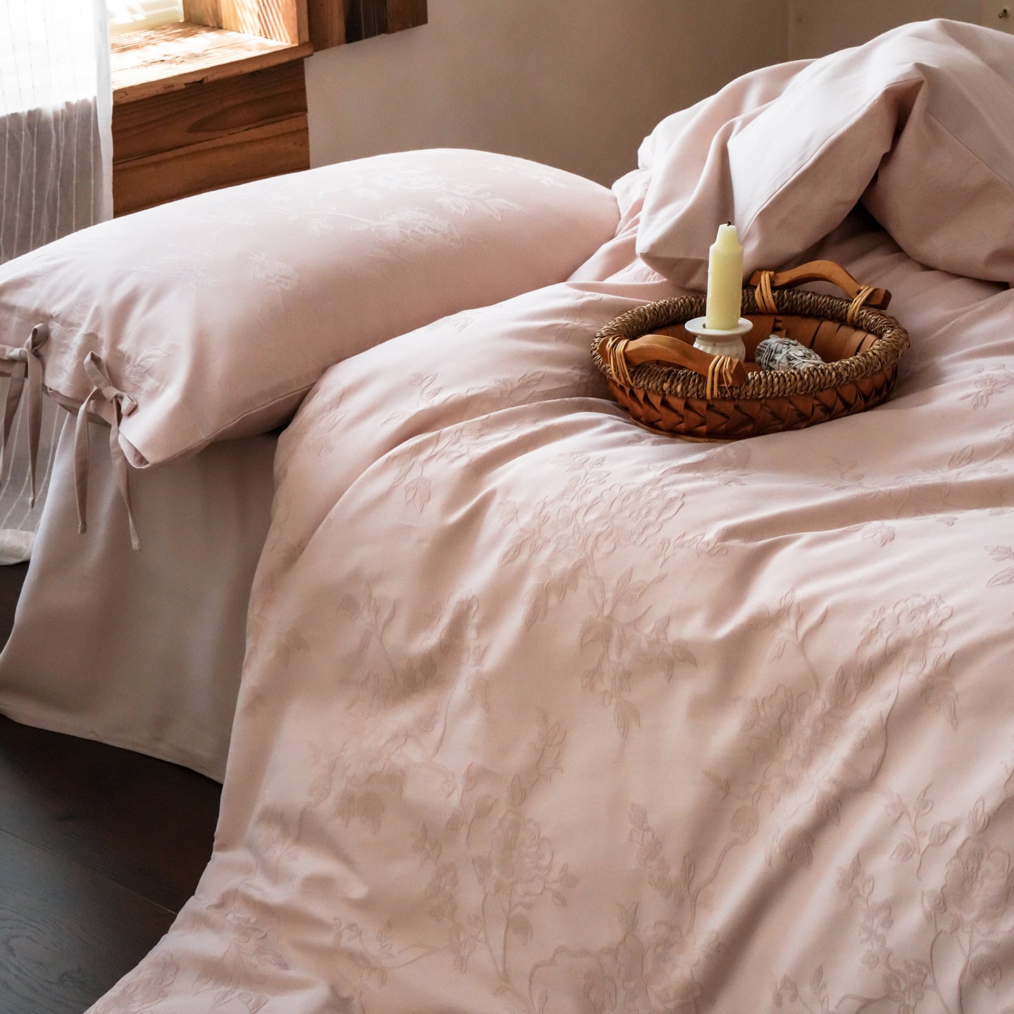 Liora Ribbon Bow Tied Floral Bedding Set / Pink