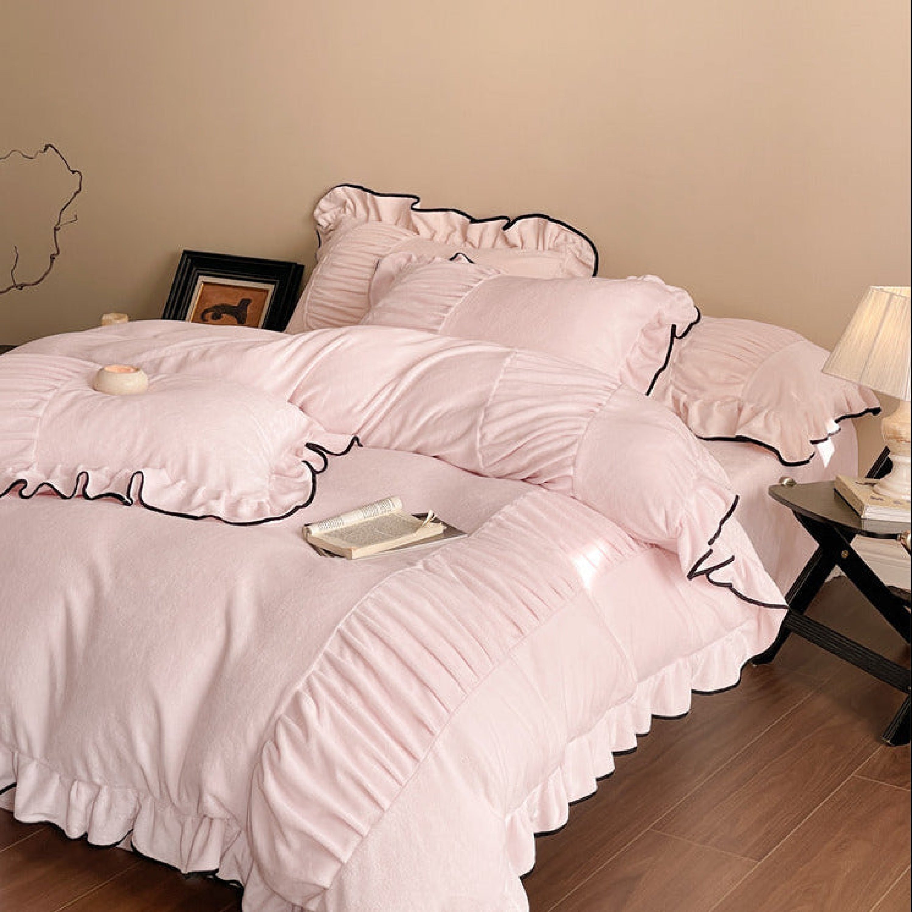 Marigold Velvet Pleated Lace Bedding Set / Pink