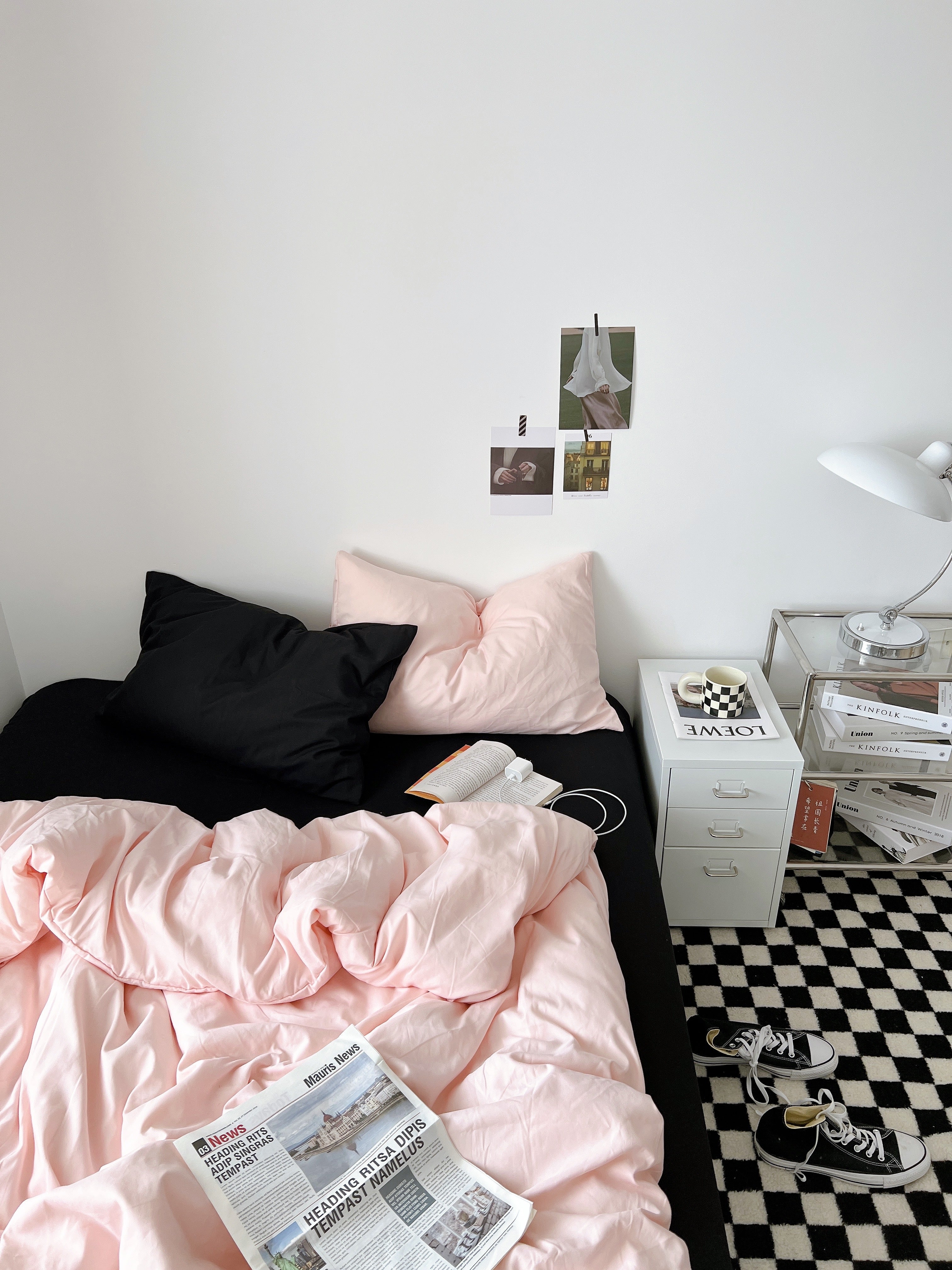 Mixed Color Bedding Set / Pastel Pink + Black