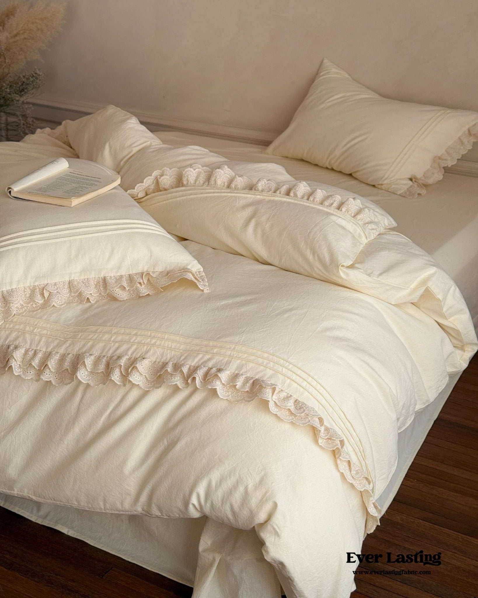 Accordion Pleated Lace Ruffled Bedding Bundle - Ever Lasting