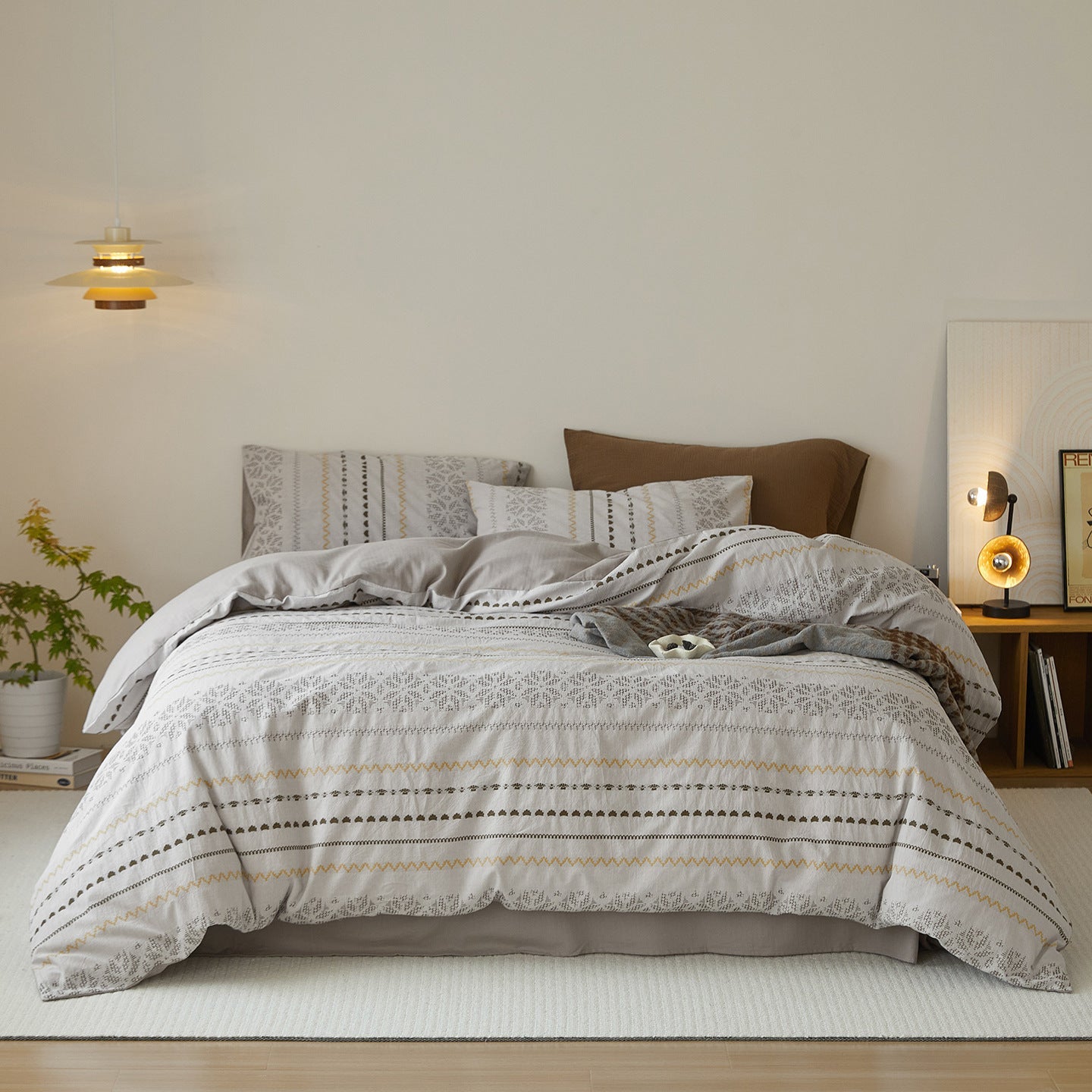 - Ever Lasting - Adriana Jacquard Bedding Set / Black + White - Bedding Set - Ever Lasting