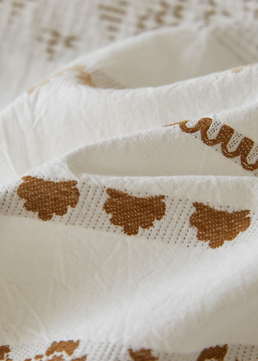 - Ever Lasting - Adriana Jacquard Bedding Set / Black + White - Bedding Set - Ever Lasting