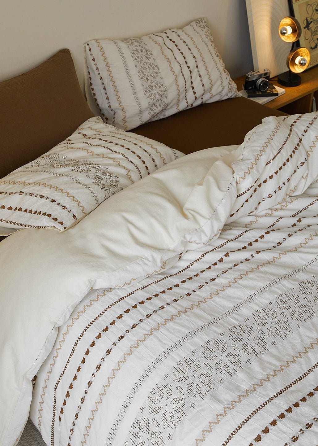 - Ever Lasting - Adriana Jacquard Bedding Set / Black + White - Bedding Set - Ever Lasting