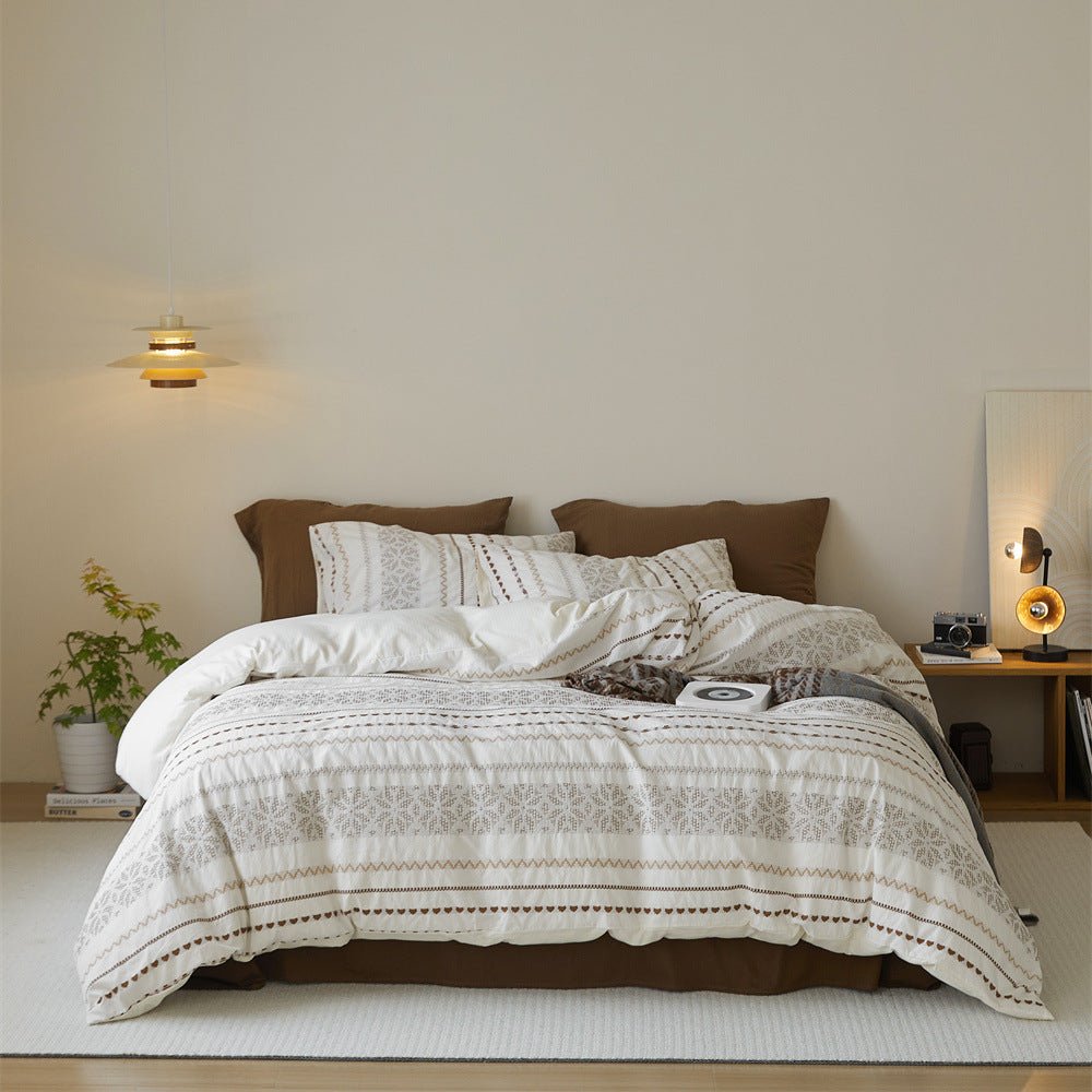 - Ever Lasting - Adriana Jacquard Bedding Set / Black + White - Bedding Set - Ever Lasting