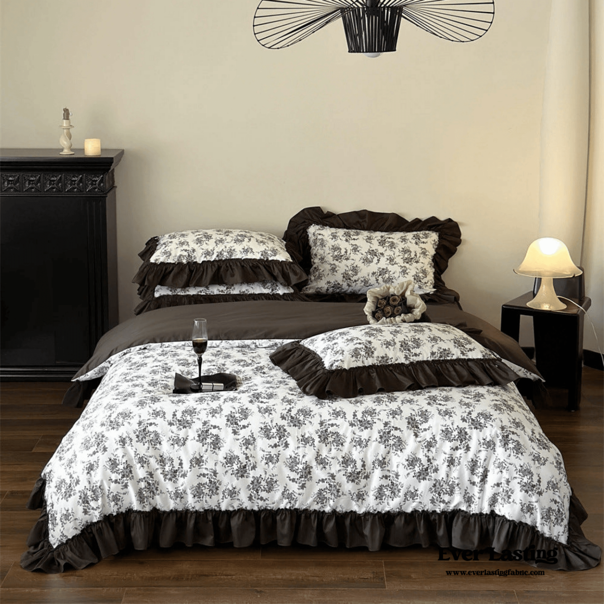 Aimé Romantic Vintage Ruffle Bedding Set / Gray - Ever Lasting
