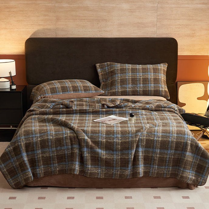 - Ever Lasting - Asher Fleece Throw Blanket / Brown - Blankets - Ever Lasting