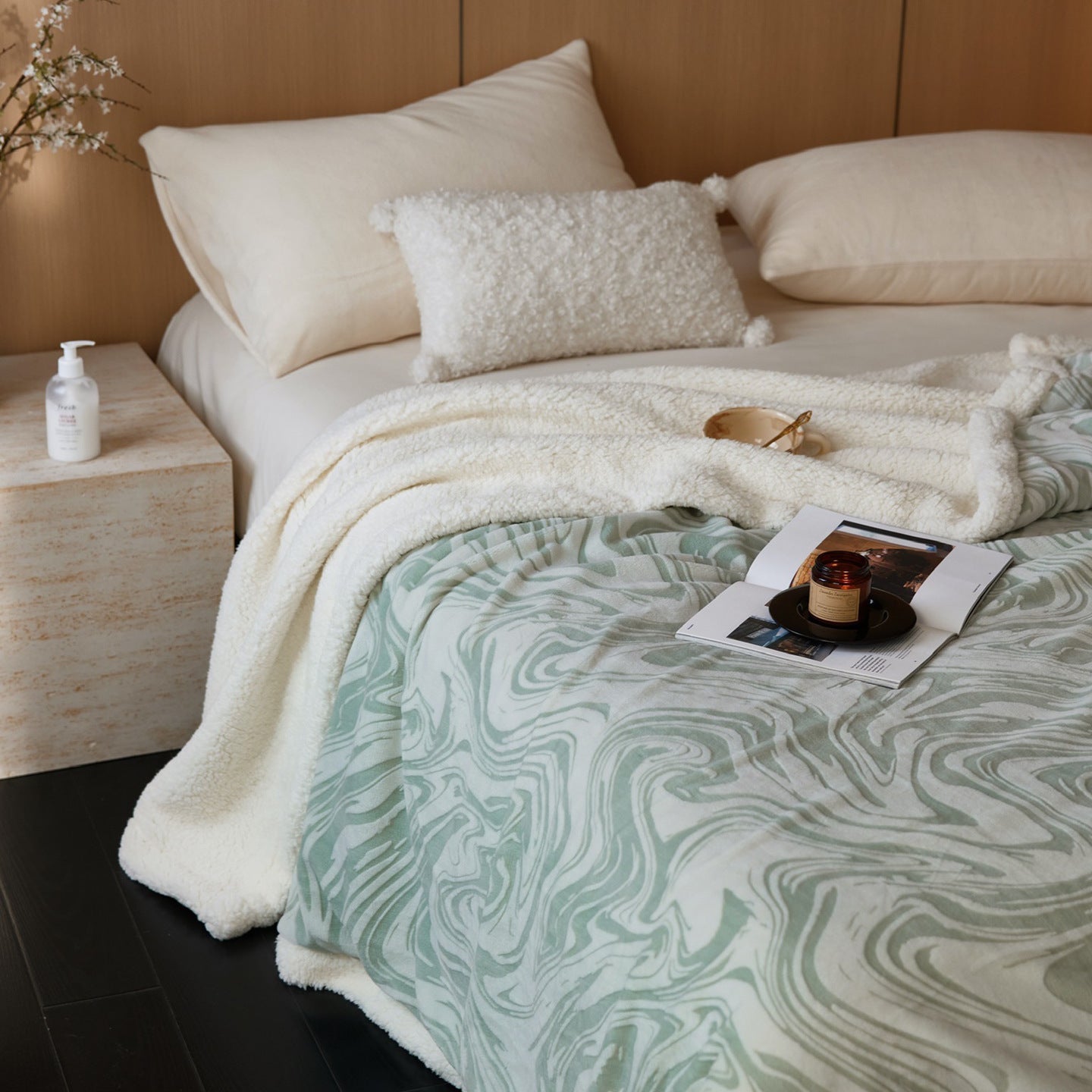 - Ever Lasting - Aurielle Lamb Wool Blanket / Green - Blankets - Ever Lasting