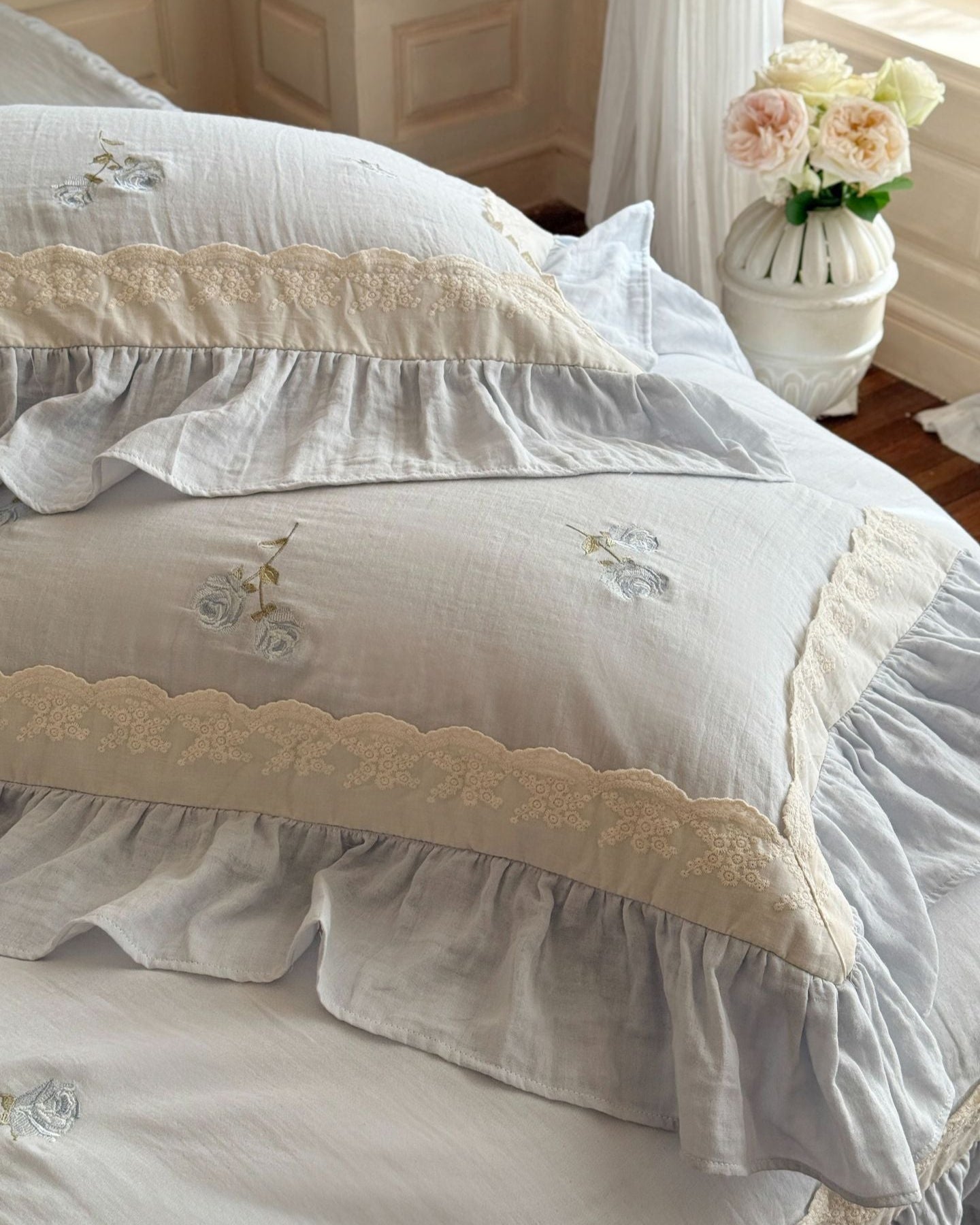 Beatrice Rose Lace Ruffle Bedding Set / Blue - Ever Lasting