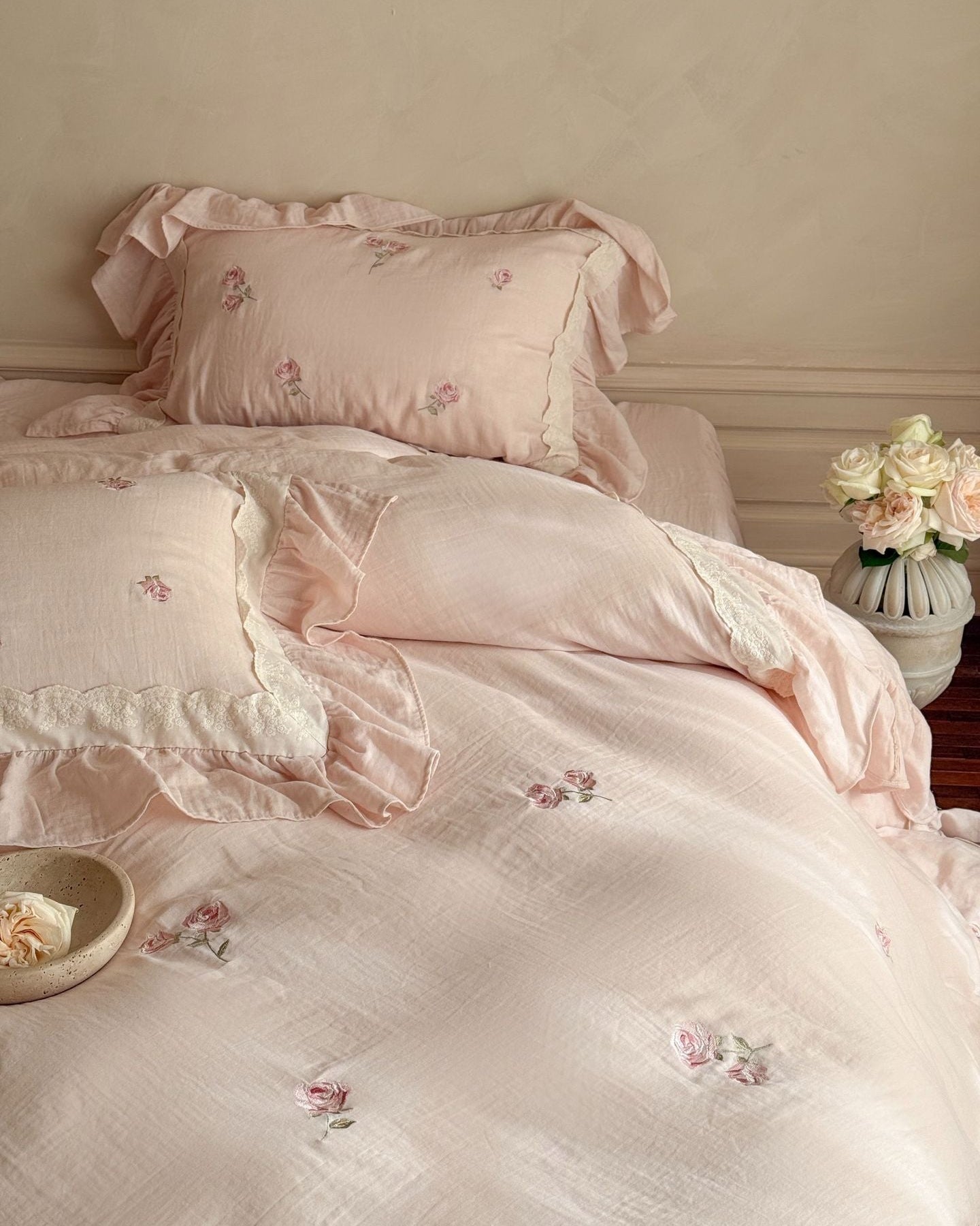 Beatrice Rose Lace Ruffle Bedding Set / Blue - Ever Lasting