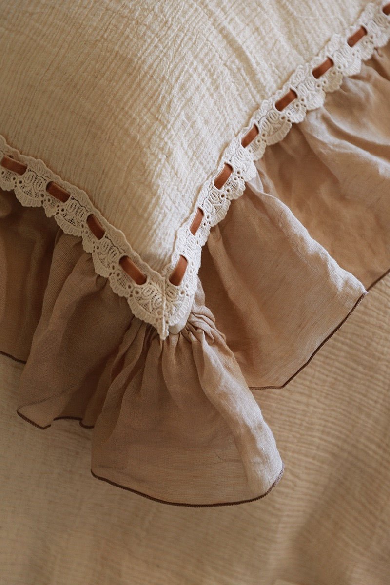 - Ever Lasting - Belle Lace Ruffle Bedding Set / Brown - Bedding Set - Ever Lasting
