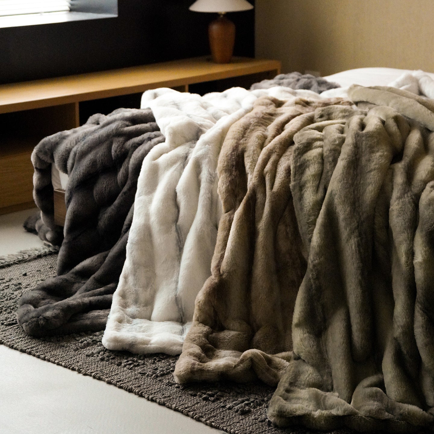 - Ever Lasting - Caleb Fleece Throw Blanket / Gray - Blankets - Ever Lasting