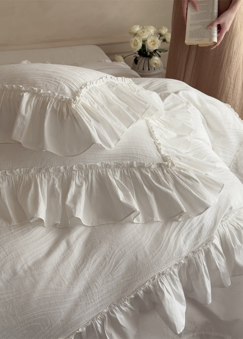 - Ever Lasting - Clover Jacquard Ruffle Lace Bedding Bundle - Bedding Set - Ever Lasting