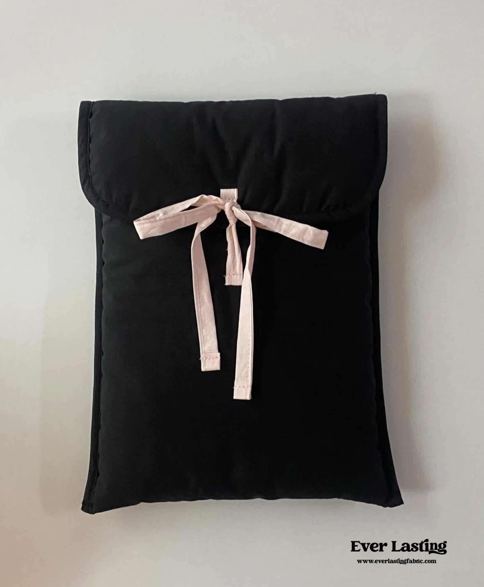 Coquette Laptop Case / Black + Pink - Ever Lasting