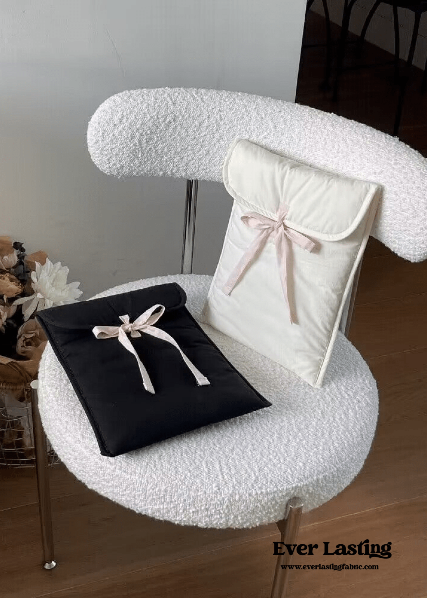 - Ever Lasting - Coquette Laptop Case / Black + Pink - Laptop Case - Ever Lasting