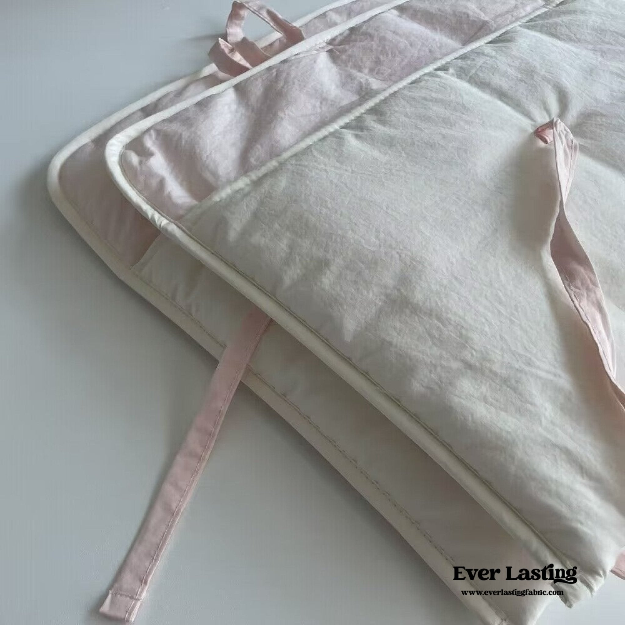 Coquette Laptop Case / Pink + White - Ever Lasting