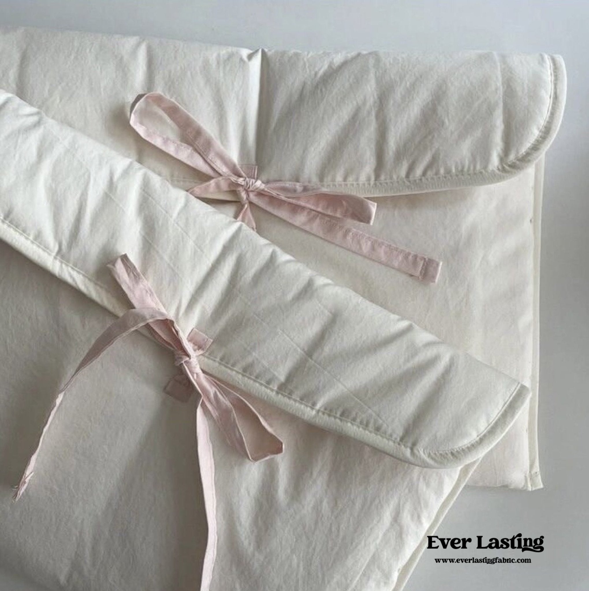 Coquette Laptop Case / Pink + White - Ever Lasting