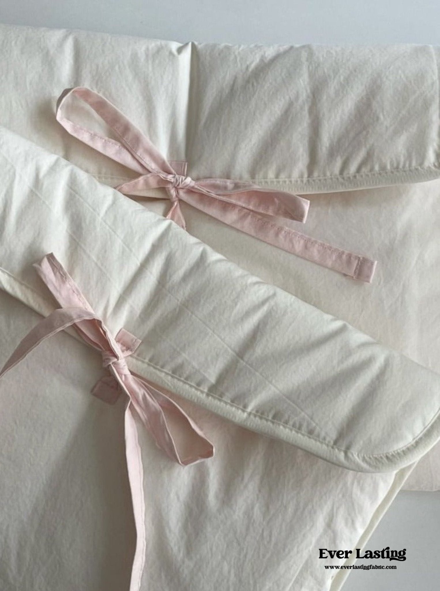 Coquette Laptop Case / Pink + White - Ever Lasting