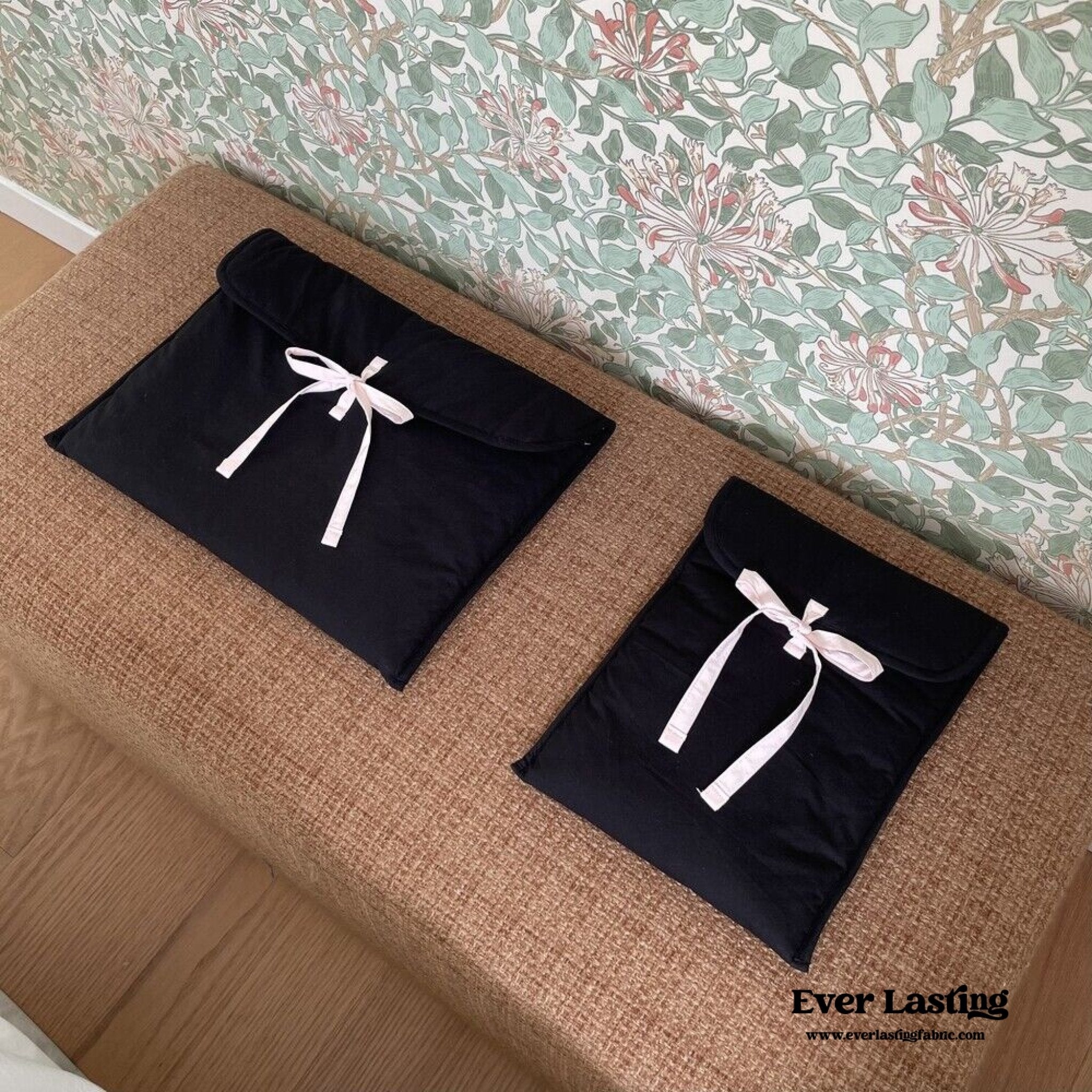 Coquette Laptop Case / Pink + White - Ever Lasting