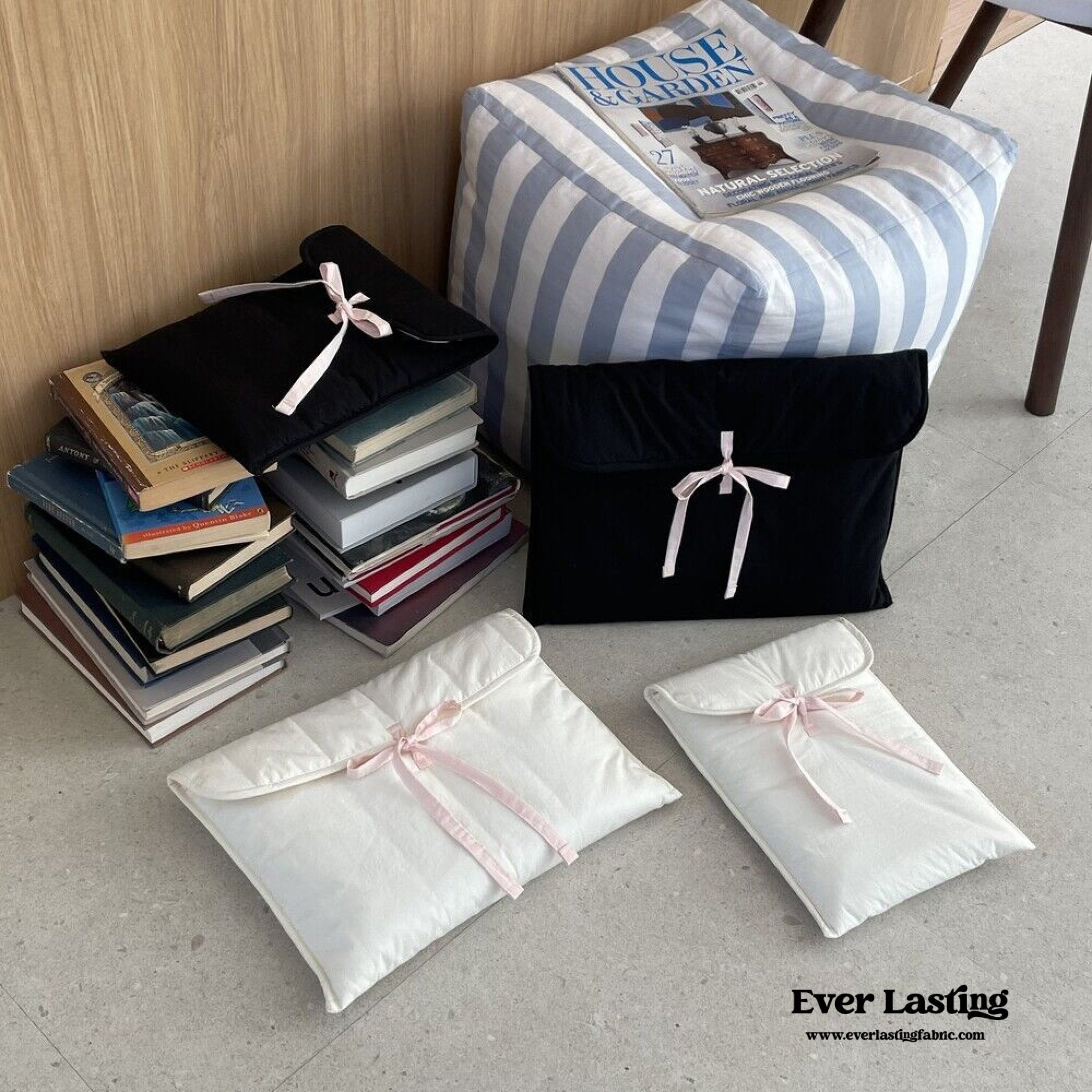 Coquette Laptop Case / Pink + White - Ever Lasting