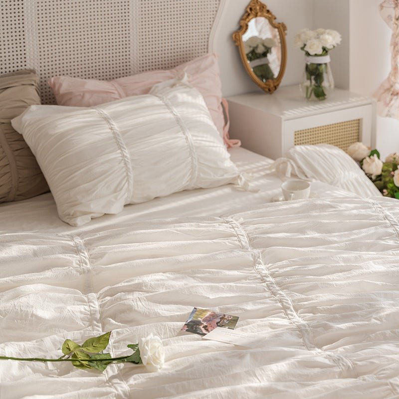 - Ever Lasting - Coquette Ruffle Bedding Set with Ties / Pink - Bedding Set - Ever Lasting