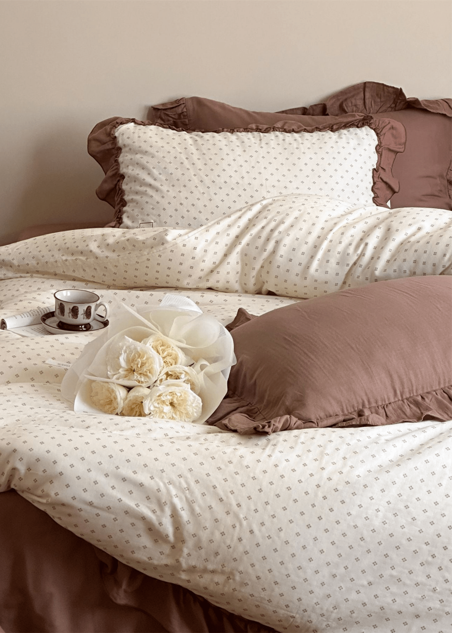 Cottage Inspired Ruffle Bedding Set / Soft Brown - Ever Lasting