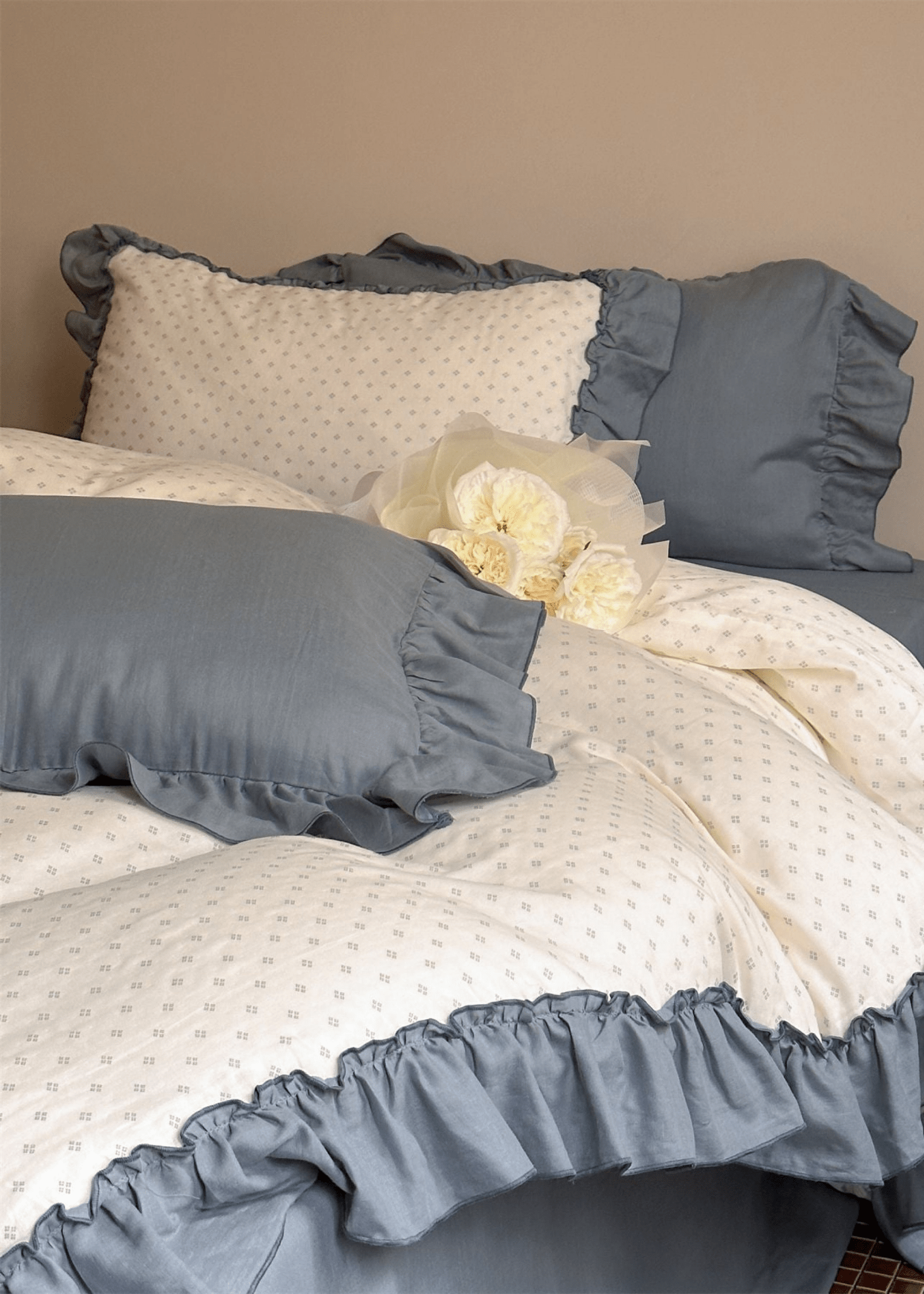Cottage Inspired Ruffle Bedding Set / Soft Brown - Ever Lasting