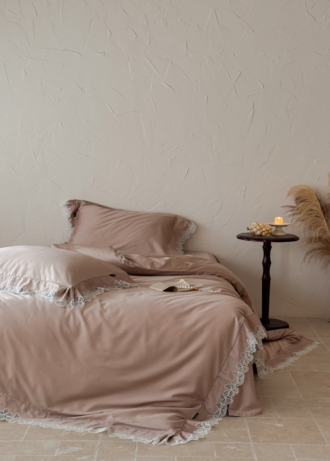 - Ever Lasting - Delaney TENCEL™ Ruffle Lace Bedding Set / Beige - Bedding Set - Ever Lasting